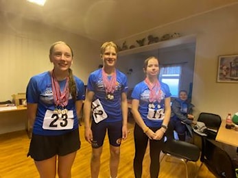 Åmøylekene: Stor idrettsglede i dårlig vær